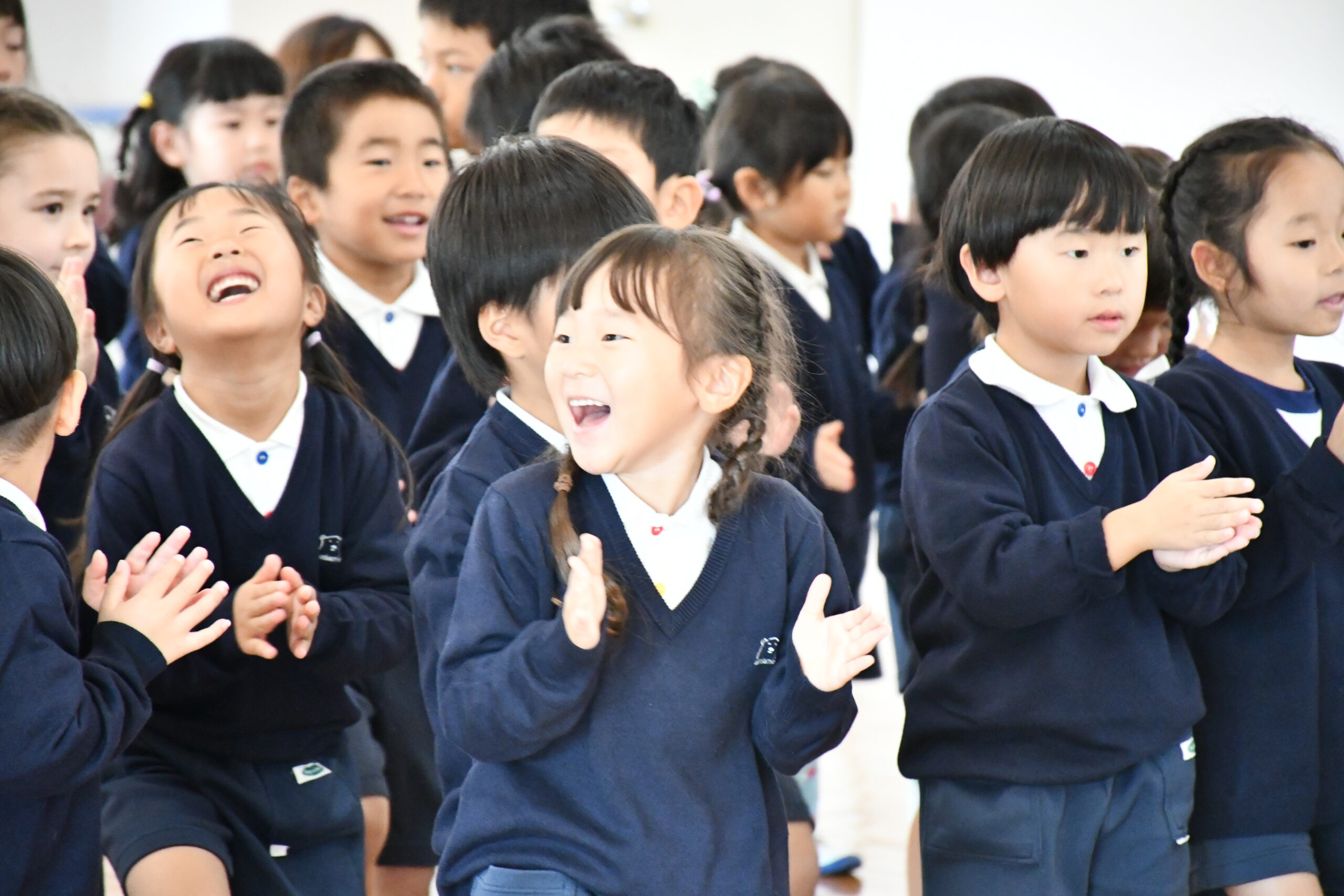泉大津市と連携で子どもたちの制服共同開発、制服寄贈式を行いました 
